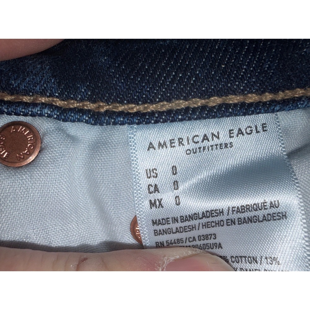 American Eagle Strigid Relaxed Shorts Dark Wash Raw Hem Denim Women 0 T03-25 - Picture 9 of 9
